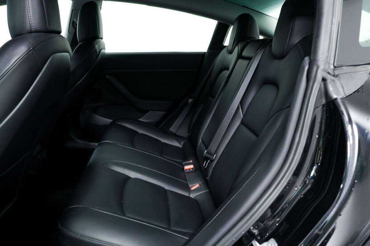 Tesla Model 3 с пробегом — 2021 год. Фото: #11