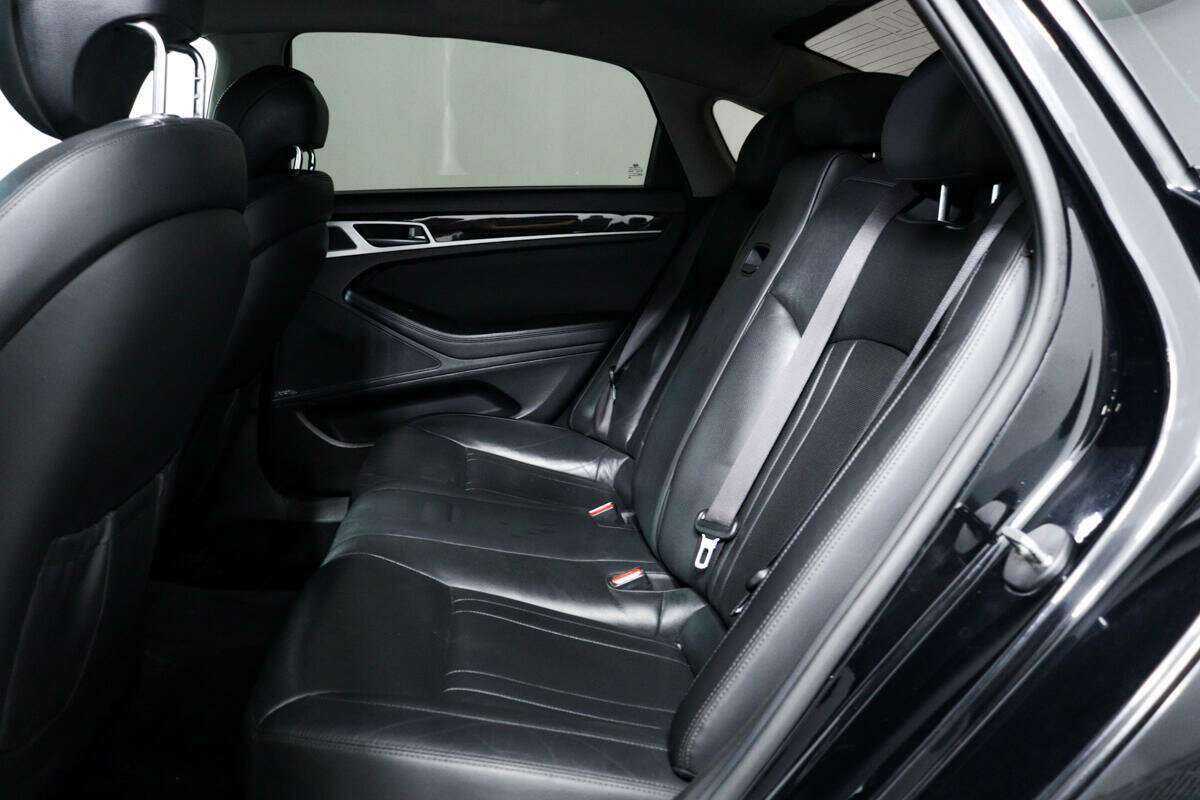 Hyundai Genesis с пробегом — 2016 год. Фото: #11