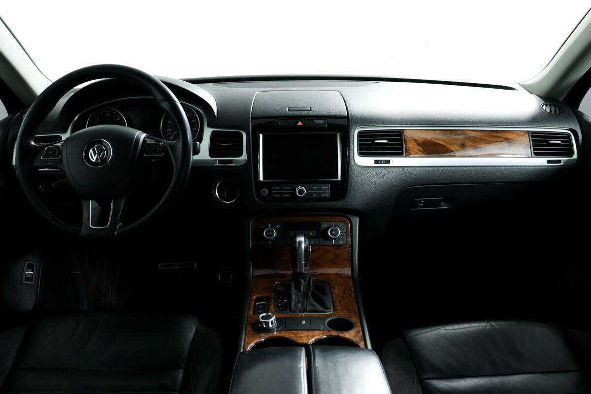 Volkswagen Touareg с пробегом — 2011 год. Фото: #10