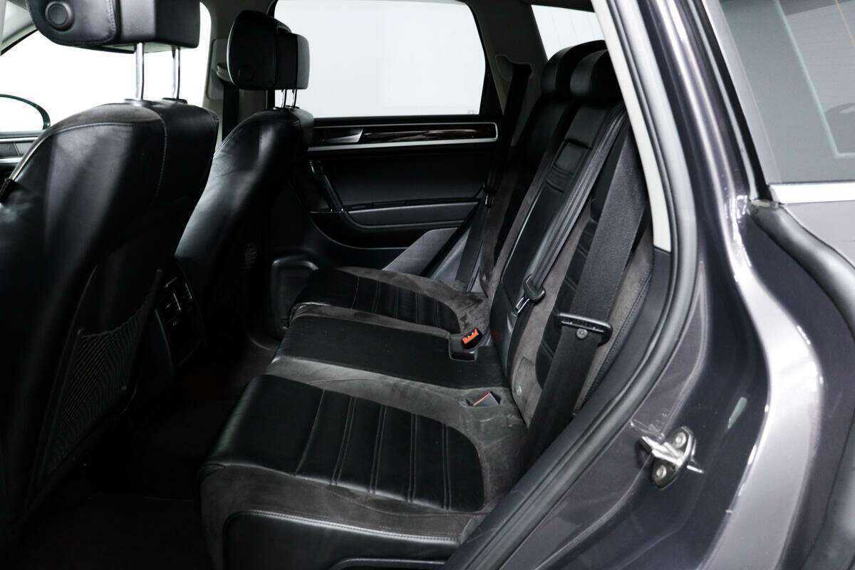 Volkswagen Touareg с пробегом — 2011 год. Фото: #11