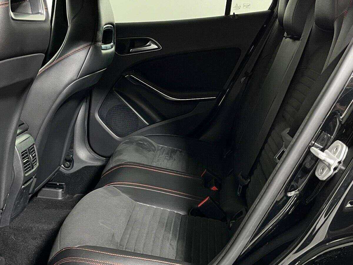 Mercedes-Benz GLA с пробегом — 2014 год. Фото: #9