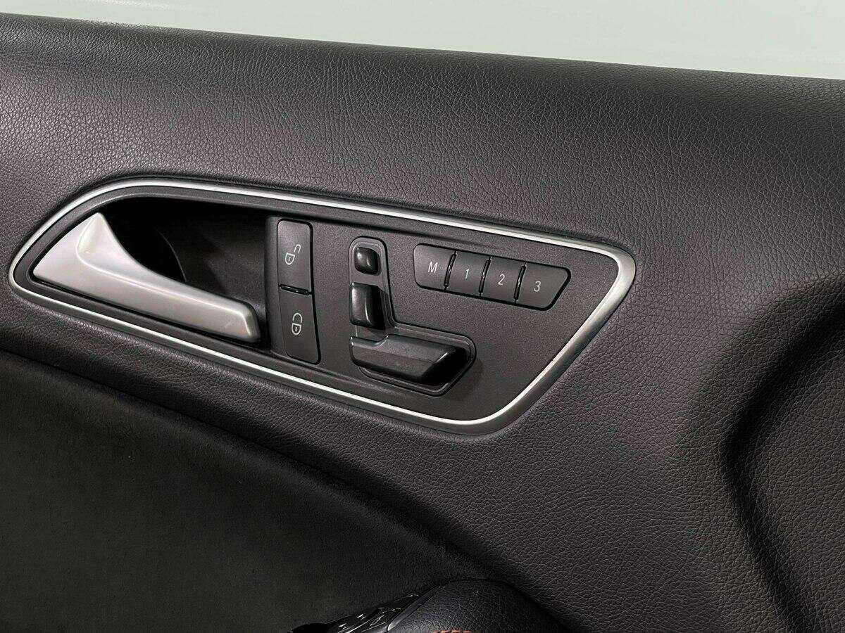 Mercedes-Benz GLA с пробегом — 2014 год. Фото: #12