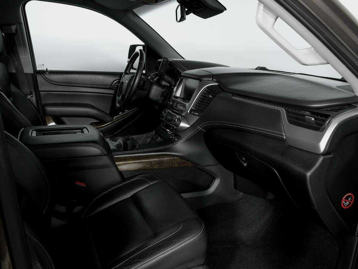 Chevrolet Tahoe с пробегом — 2016 год. Фото: #7