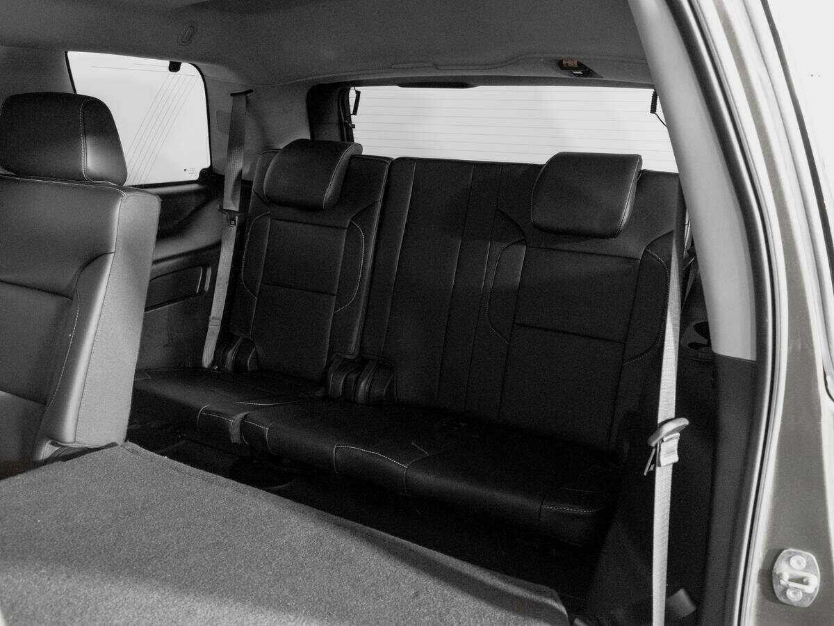Chevrolet Tahoe с пробегом — 2016 год. Фото: #9