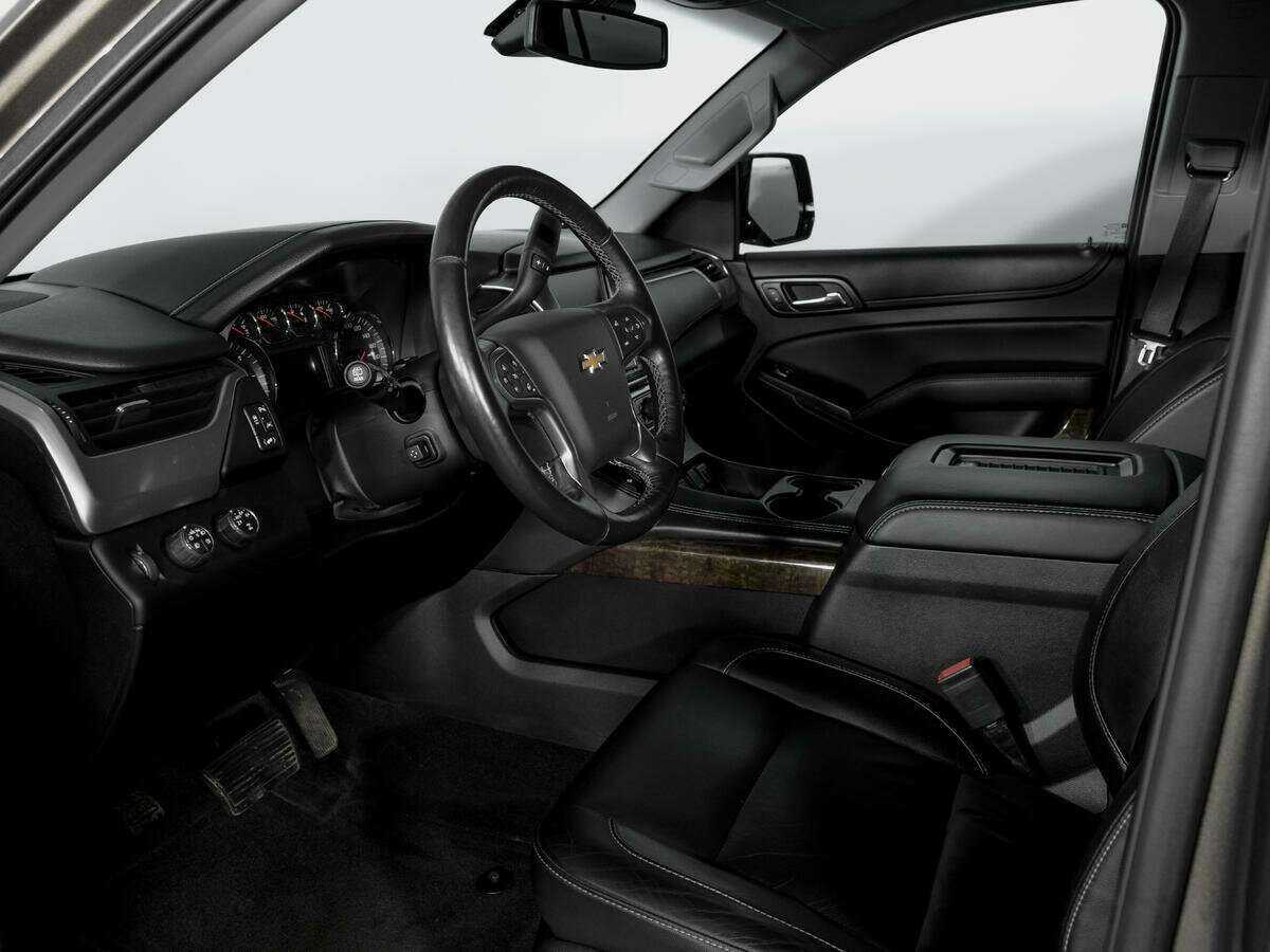 Chevrolet Tahoe с пробегом — 2016 год. Фото: #15
