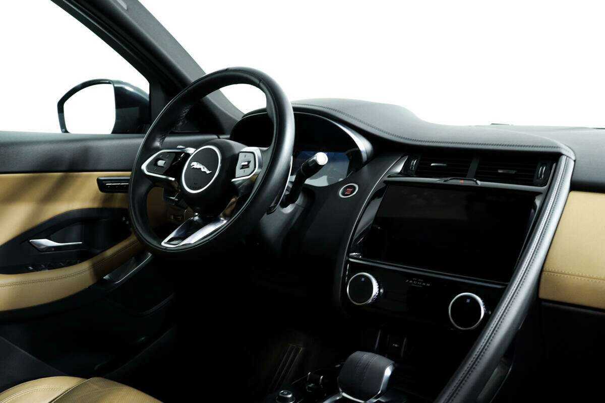 Jaguar E-Pace с пробегом — 2022 год. Фото: #8