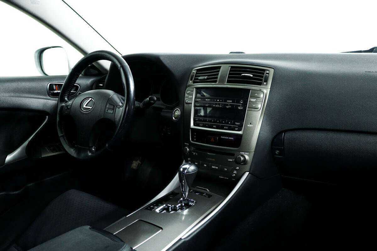 Lexus IS с пробегом — 2007 год. Фото: #8