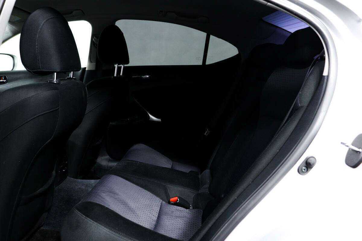 Lexus IS с пробегом — 2007 год. Фото: #11