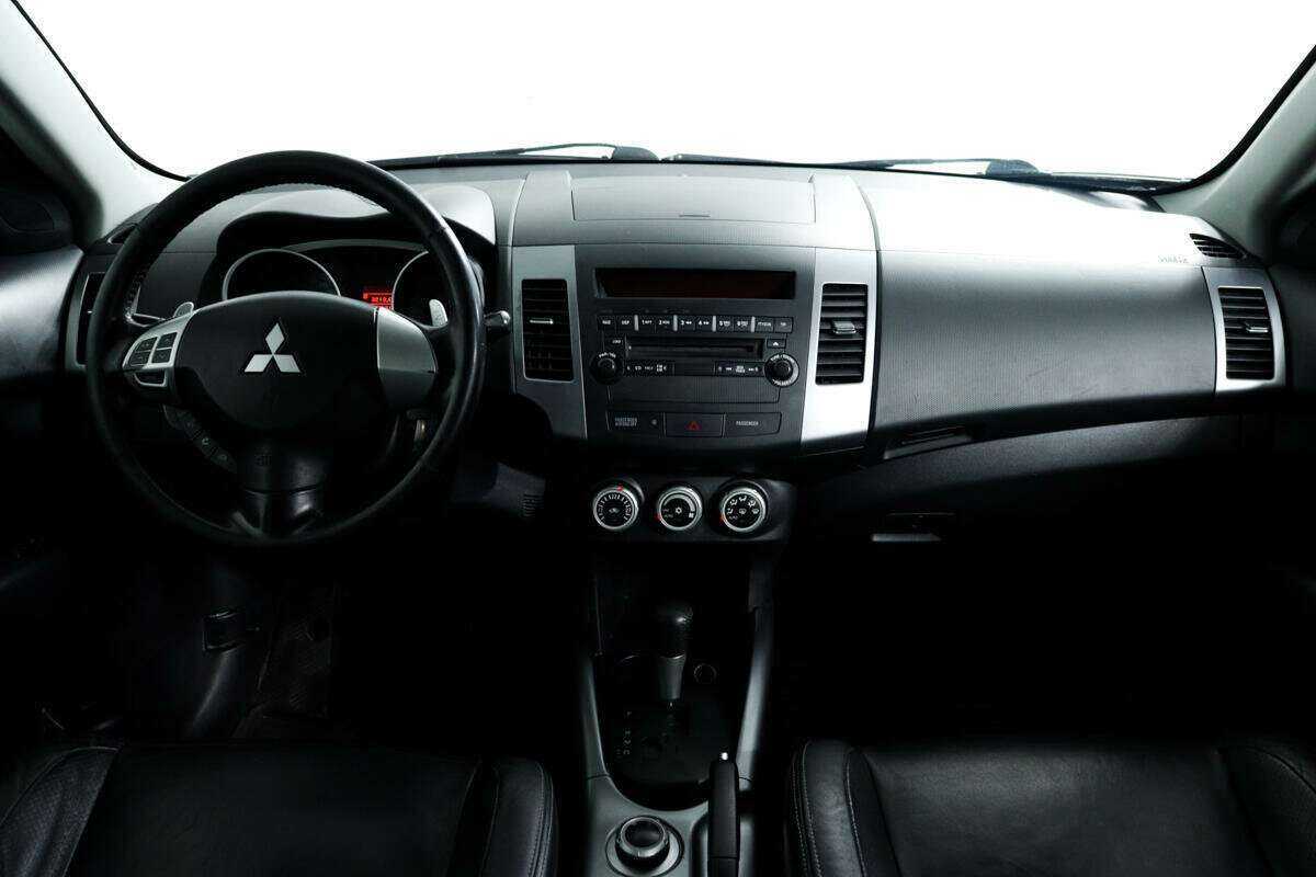 Mitsubishi Outlander с пробегом — 2008 год. Фото: #10
