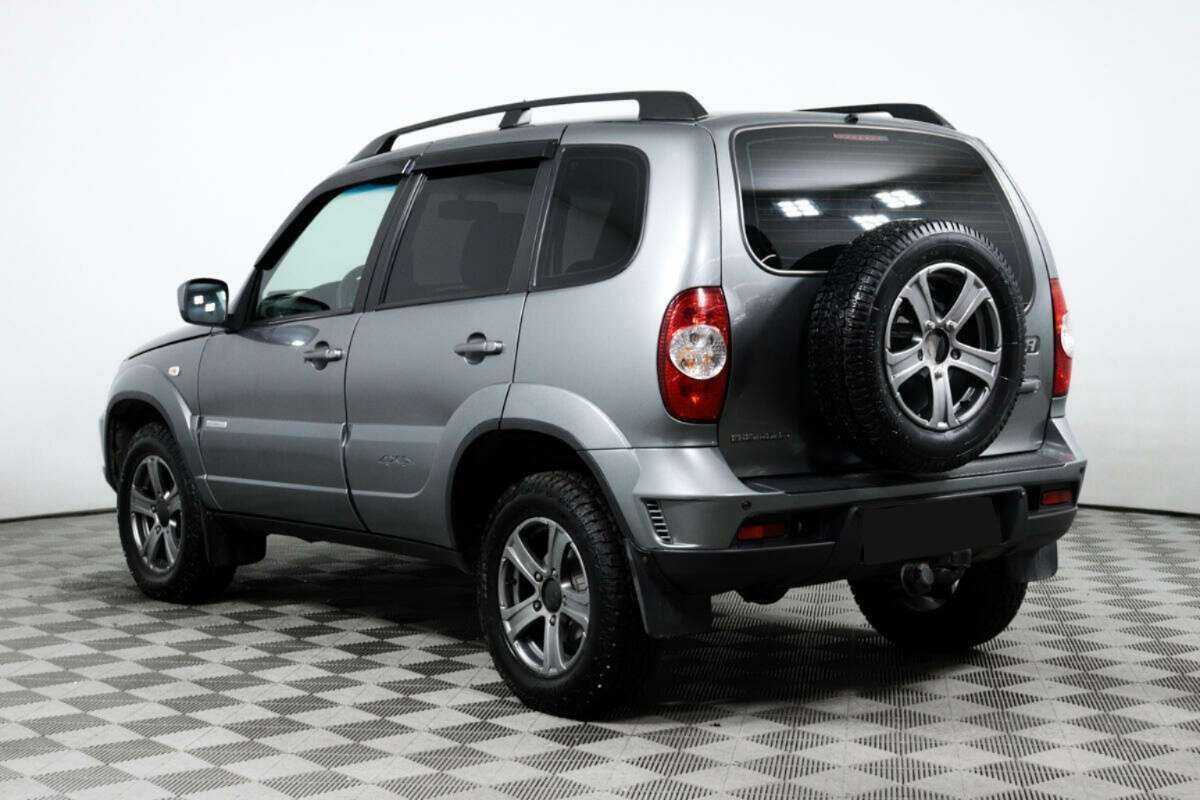 Chevrolet Niva с пробегом — 2013 год. Фото: #6