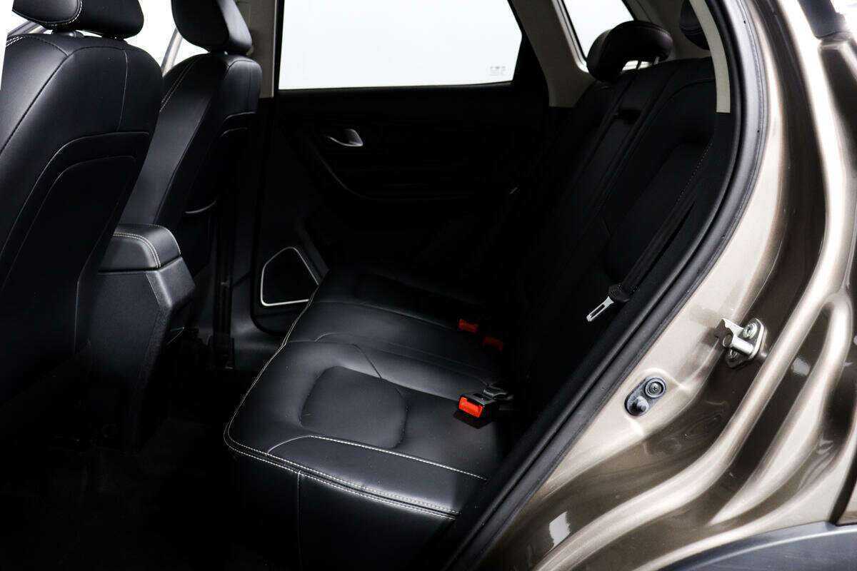 FAW Besturn X40 с пробегом — 2019 год. Фото: #11