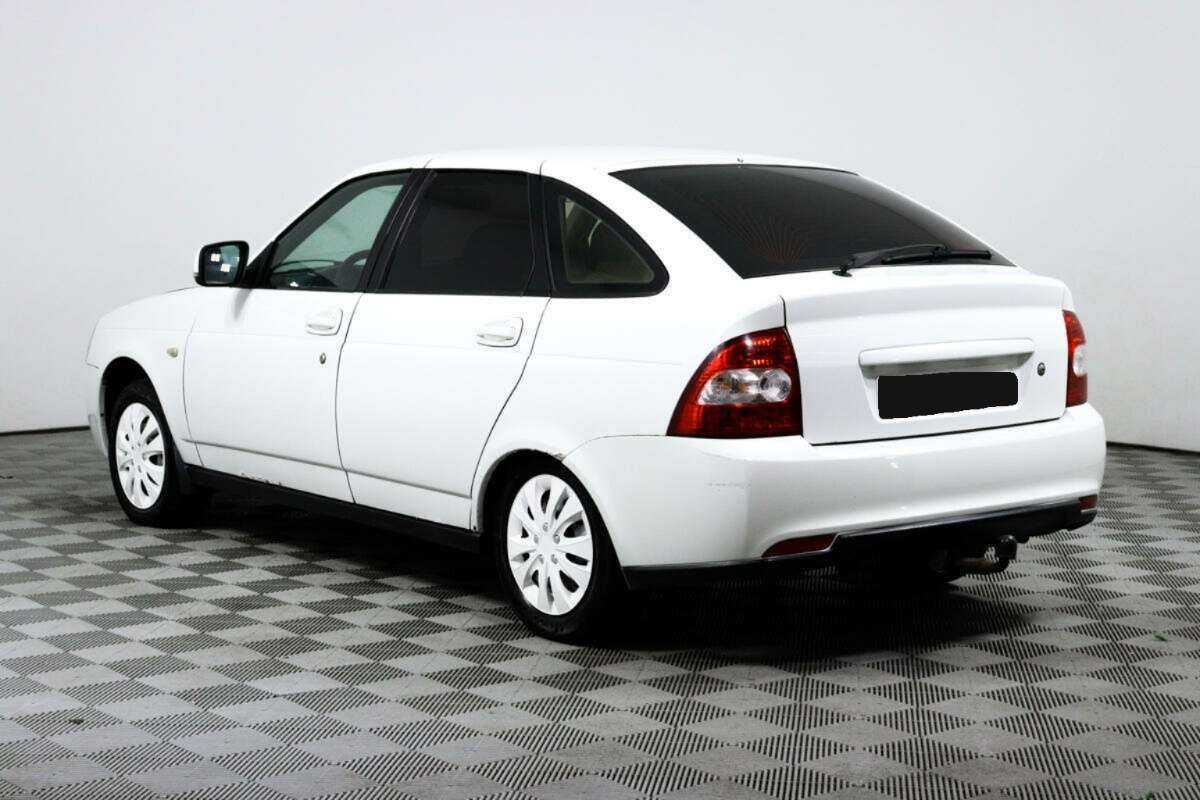 Lada (ВАЗ) Priora с пробегом — 2011 год. Фото: #5