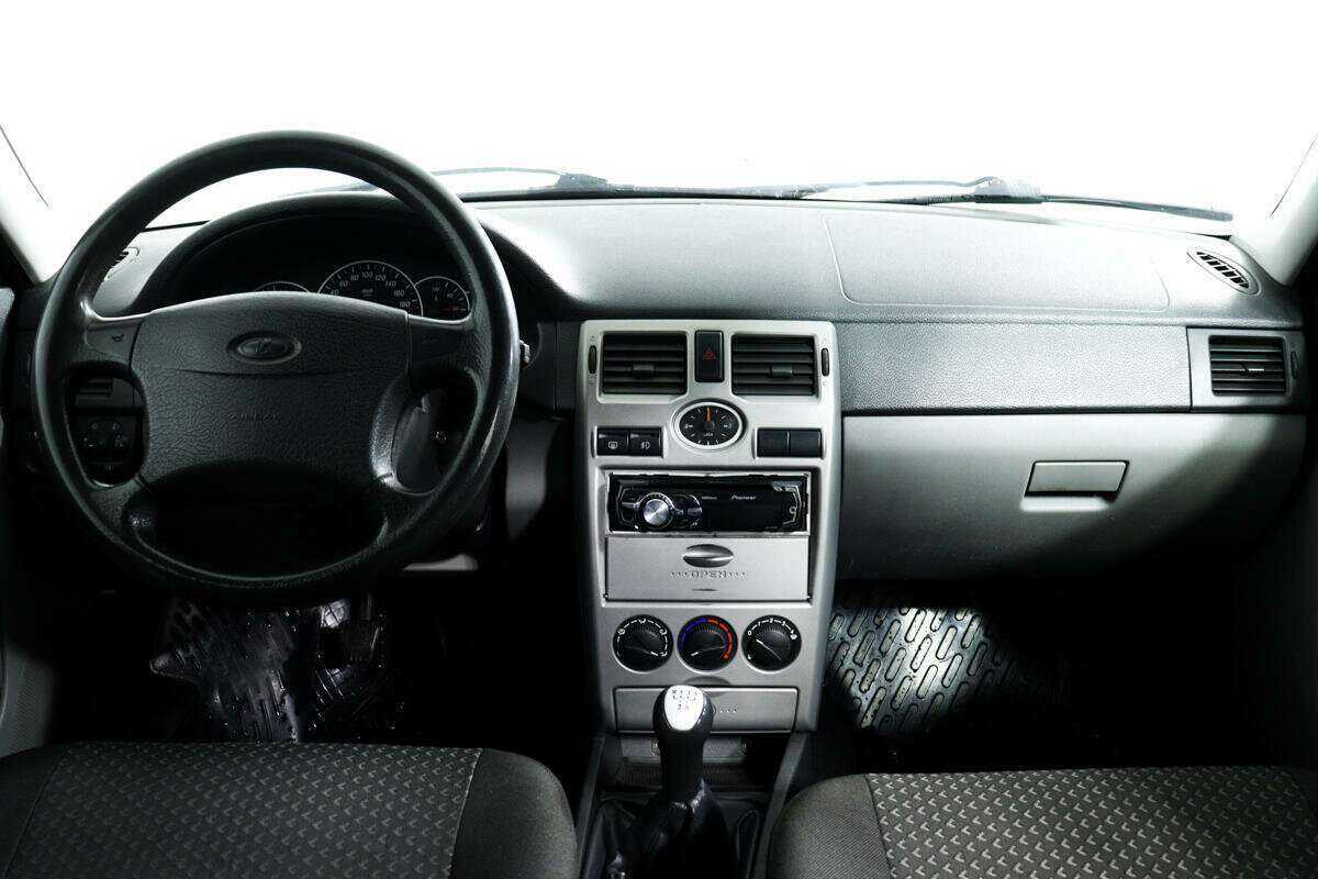 Lada (ВАЗ) Priora с пробегом — 2011 год. Фото: #9