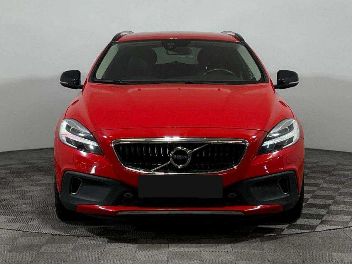 Volvo V40 Cross Country с пробегом — 2018 год. Фото: #1