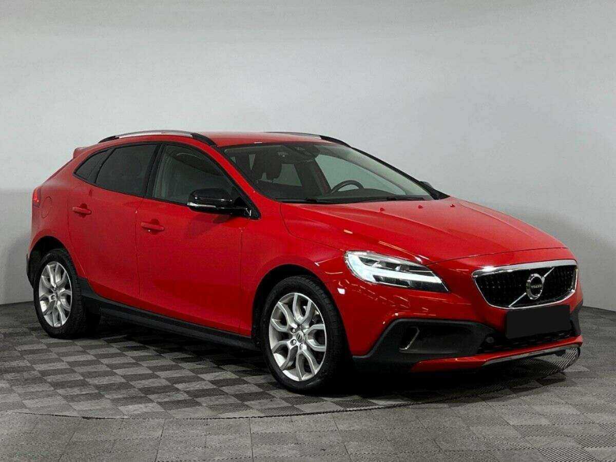 Volvo V40 Cross Country с пробегом — 2018 год. Фото: #2