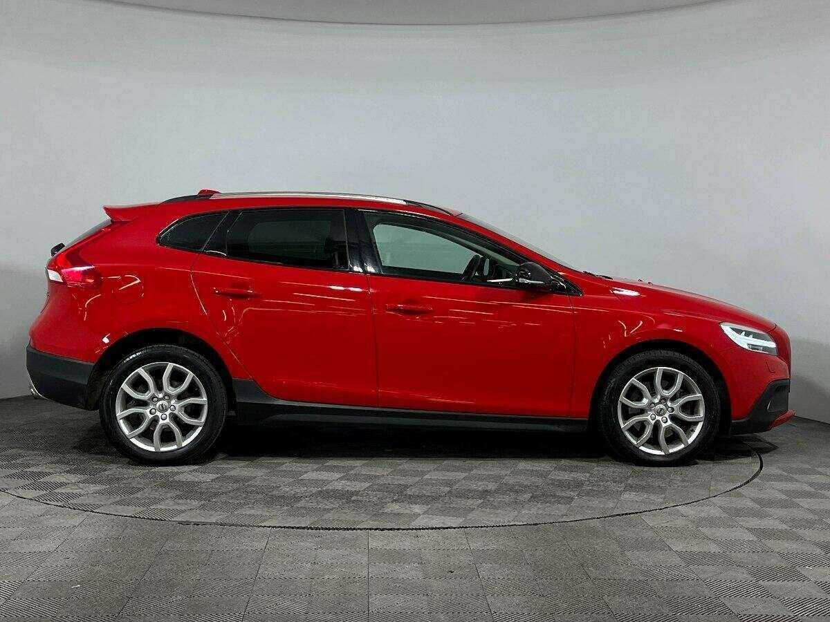 Volvo V40 Cross Country с пробегом — 2018 год. Фото: #3