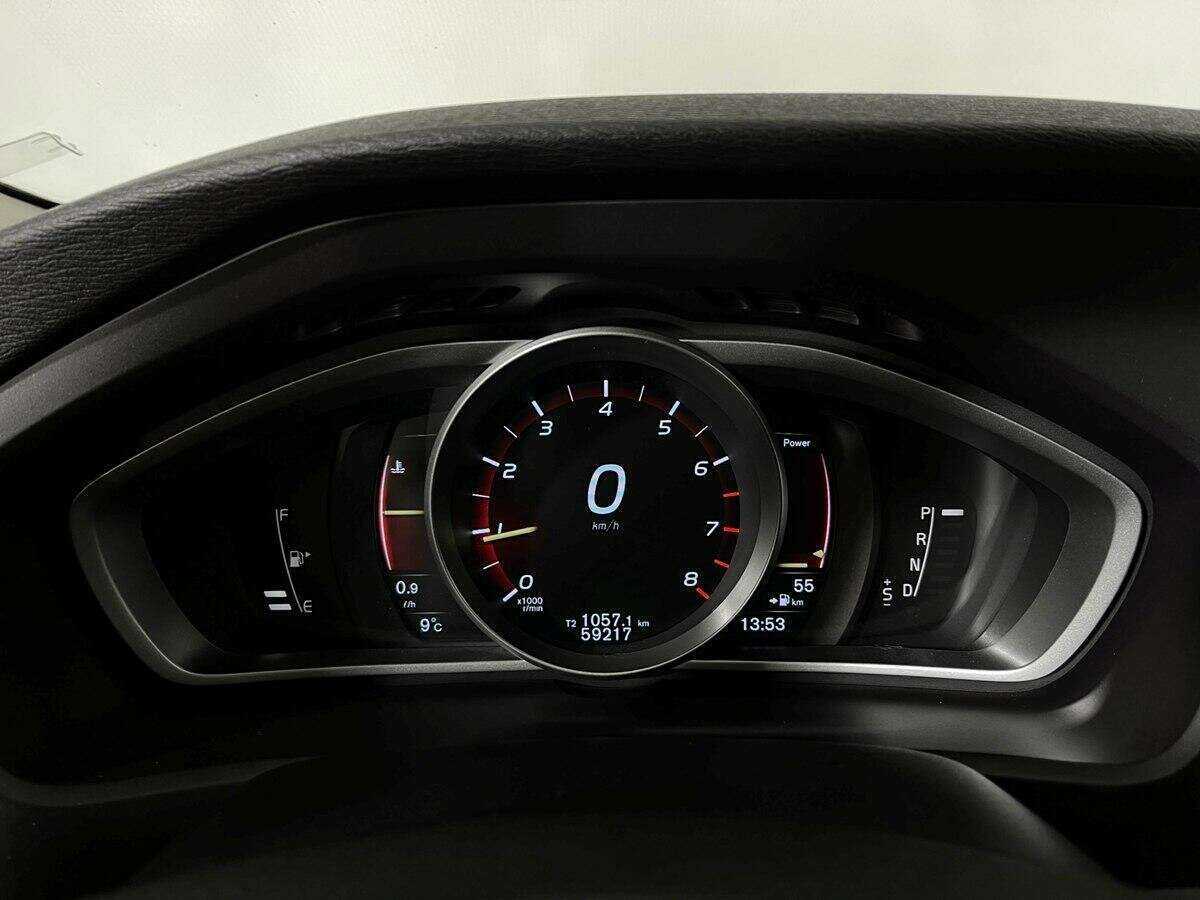 Volvo V40 Cross Country с пробегом — 2018 год. Фото: #10