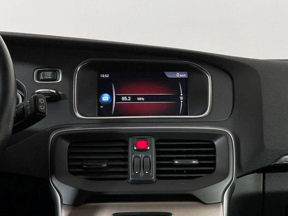 Volvo V40 Cross Country с пробегом — 2018 год. Фото: #11