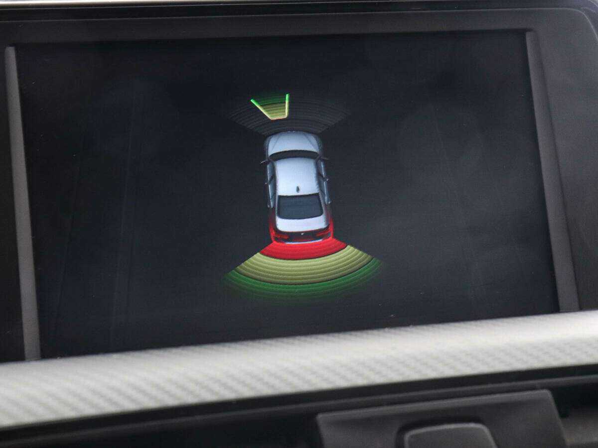 BMW 3 серии с пробегом — 2017 год. Фото: #9