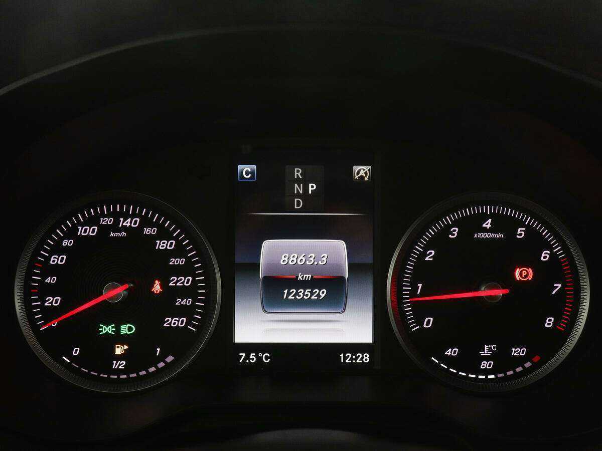 Mercedes-Benz GLC Coupe с пробегом — 2017 год. Фото: #10