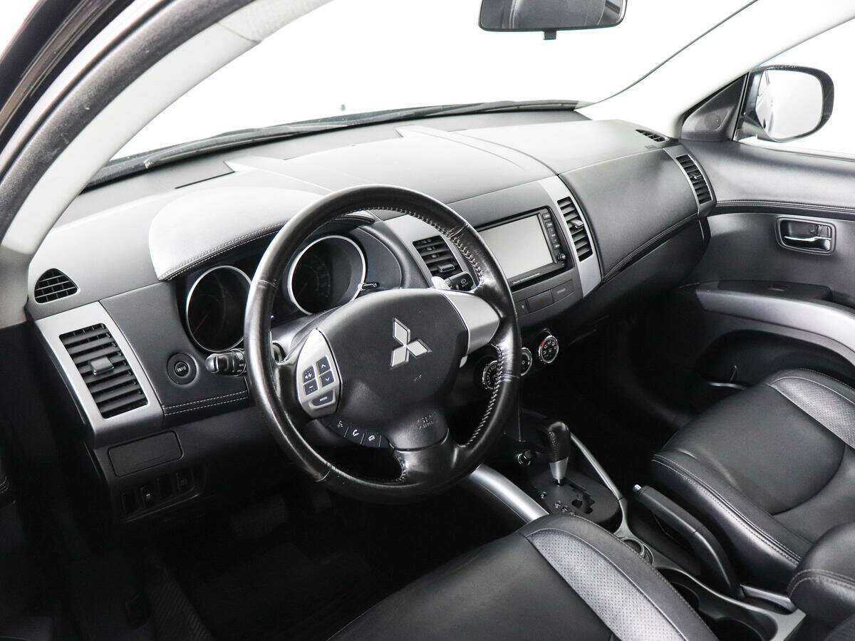 Mitsubishi Outlander с пробегом — 2011 год. Фото: #6