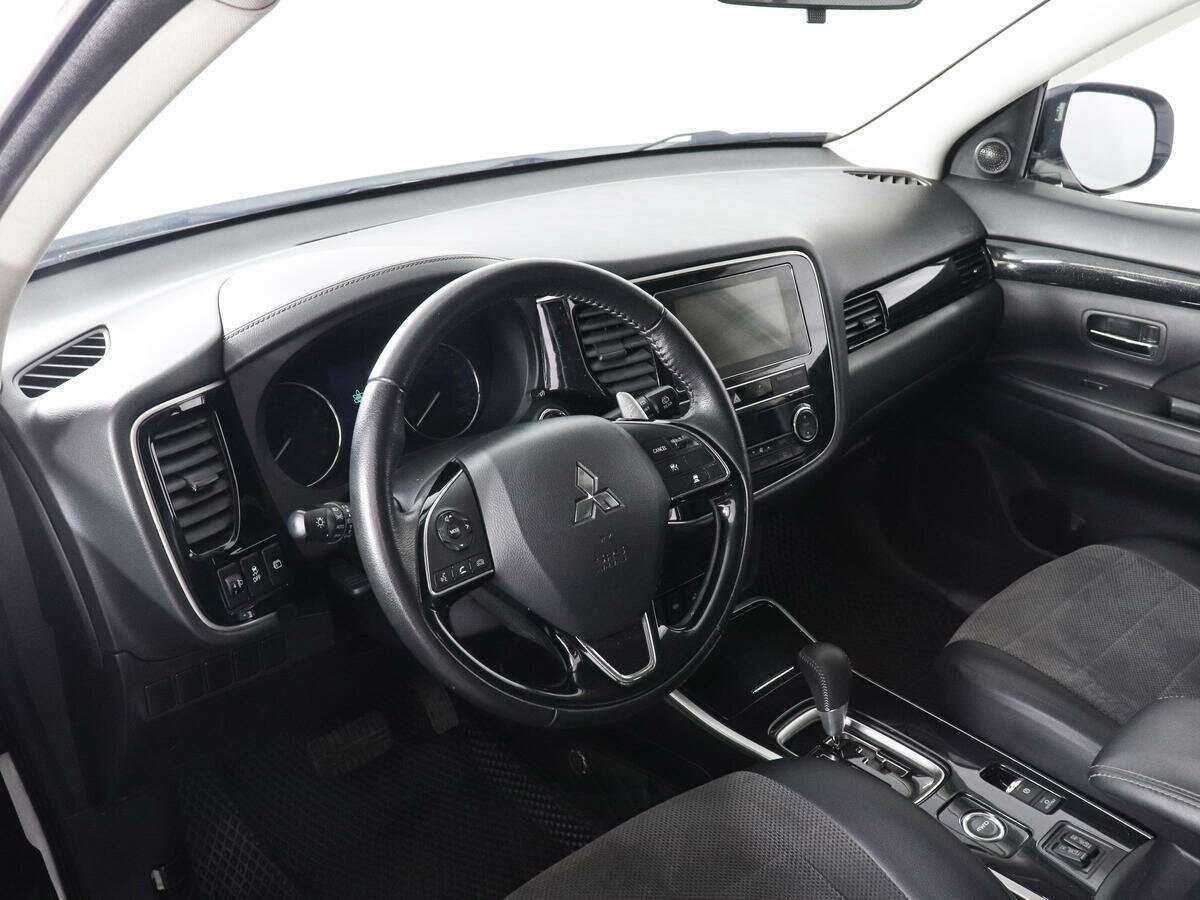 Mitsubishi Outlander с пробегом — 2020 год. Фото: #7