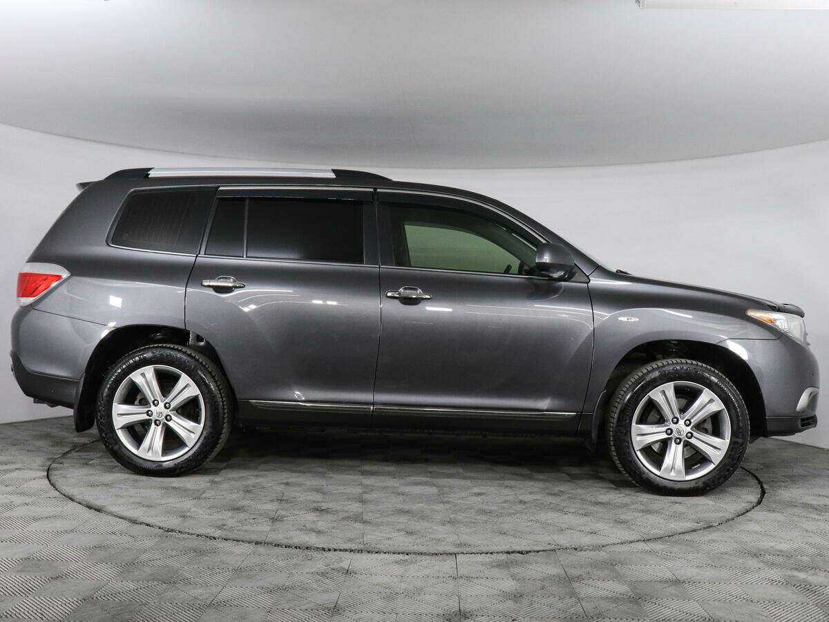 Toyota Highlander с пробегом — 2011 год. Фото: #2