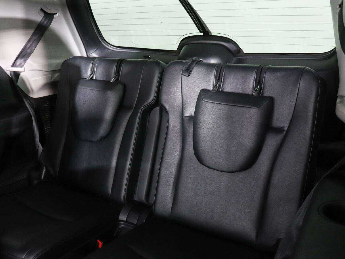 Toyota Highlander с пробегом — 2011 год. Фото: #10