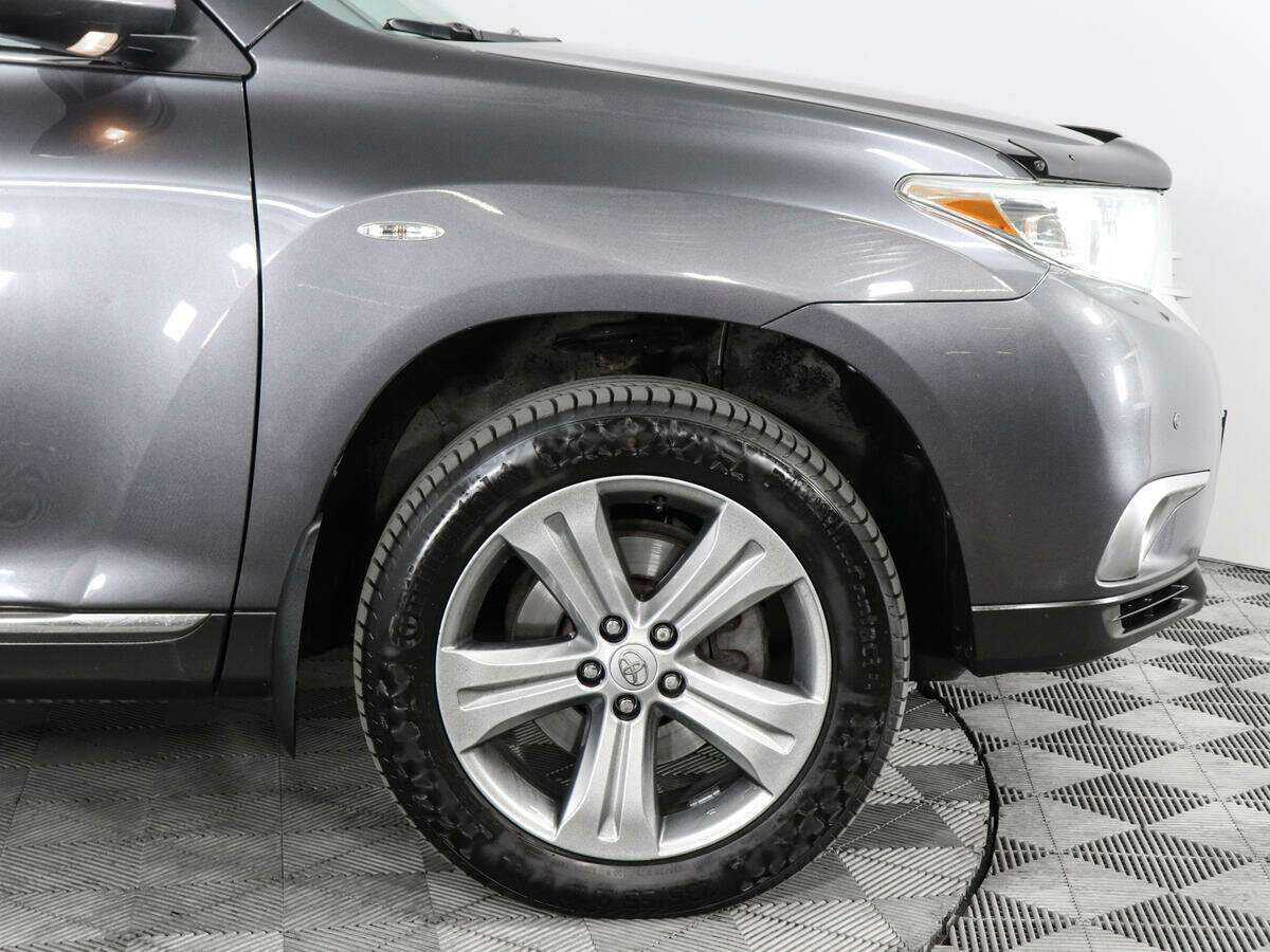 Toyota Highlander с пробегом — 2011 год. Фото: #11