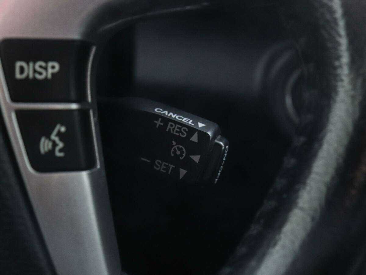 Toyota Highlander с пробегом — 2011 год. Фото: #15