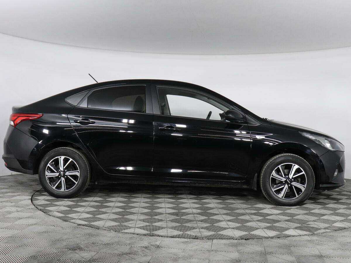 Hyundai Solaris с пробегом — 2022 год. Фото: #3