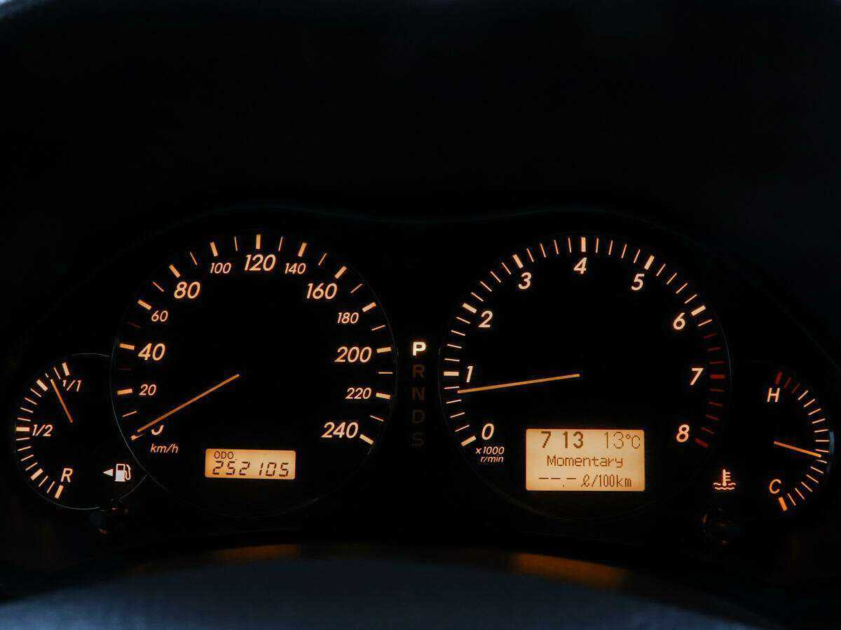 Toyota Avensis с пробегом — 2006 год. Фото: #6