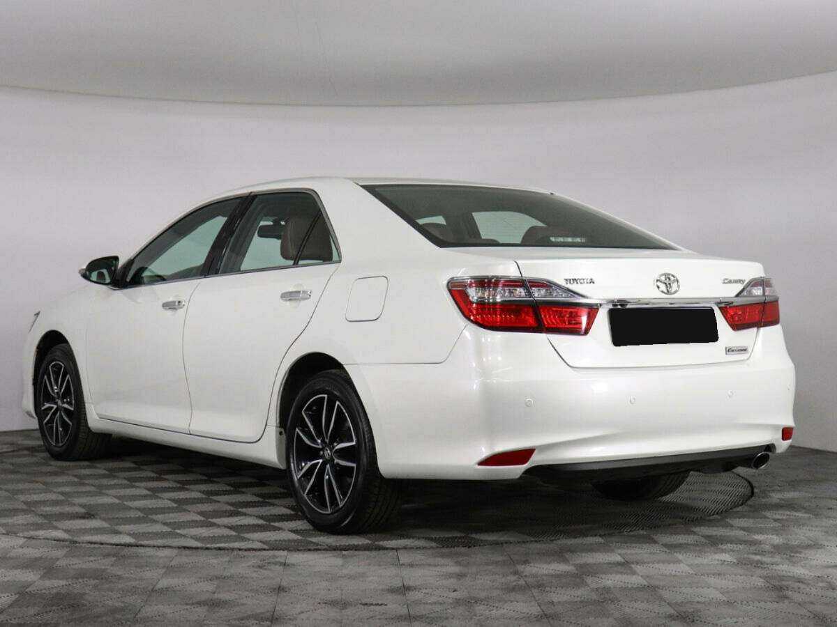 Toyota Camry с пробегом — 2016 год. Фото: #6