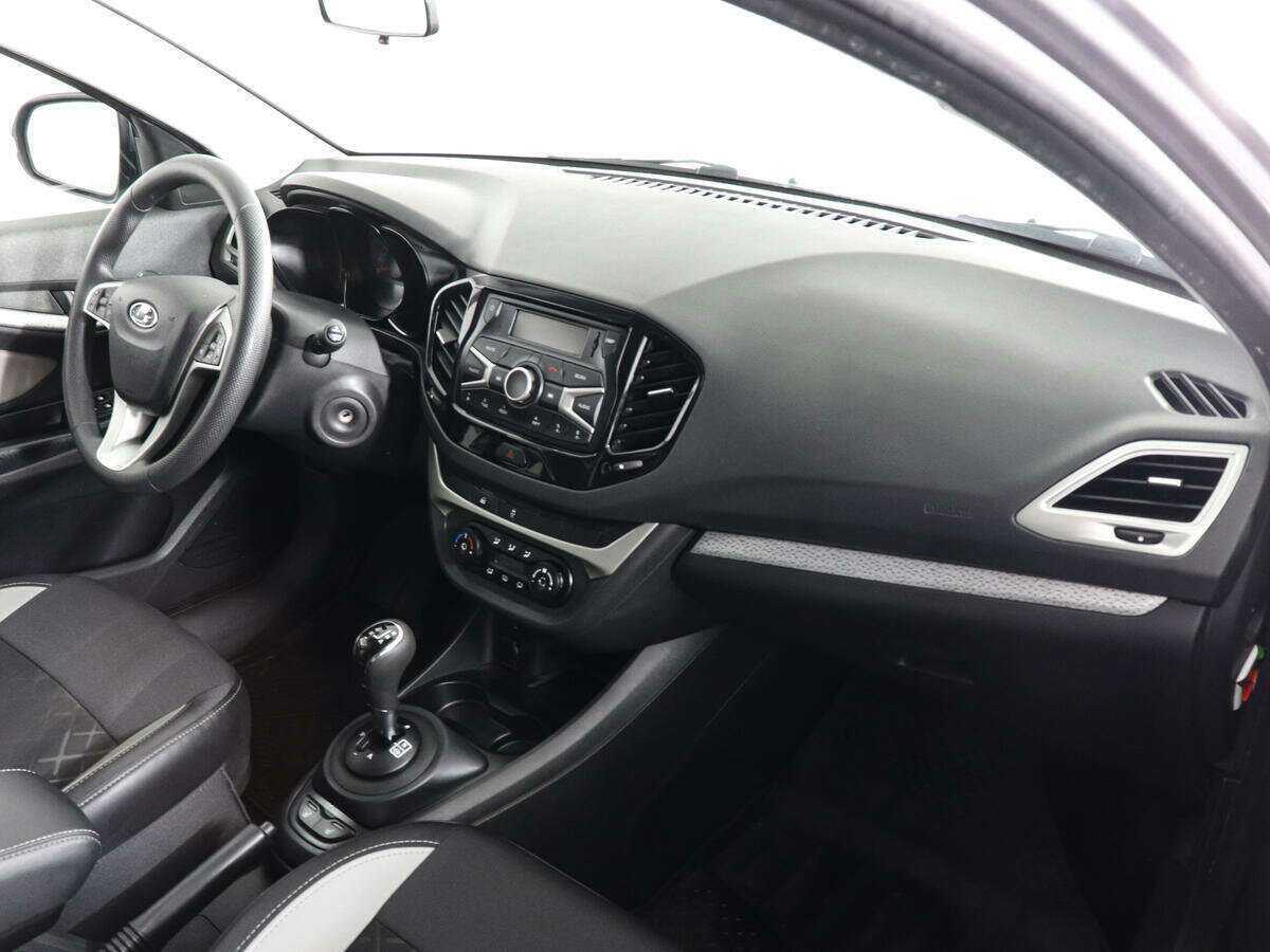 Lada (ВАЗ) Vesta с пробегом — 2019 год. Фото: #9