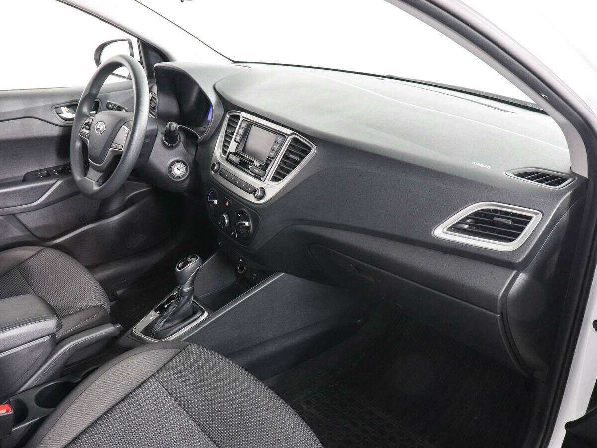 Hyundai Solaris с пробегом — 2021 год. Фото: #8