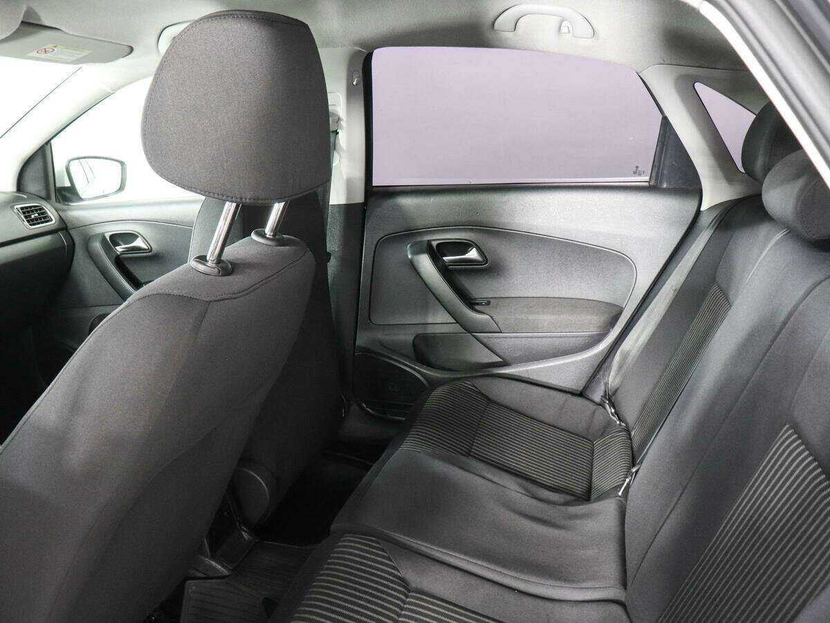 Volkswagen Polo с пробегом — 2011 год. Фото: #7