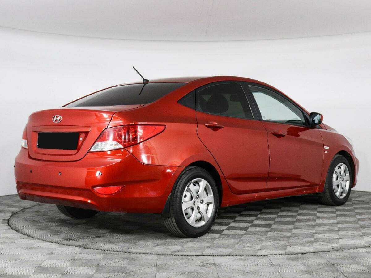 Hyundai Solaris с пробегом — 2011 год. Фото: #2