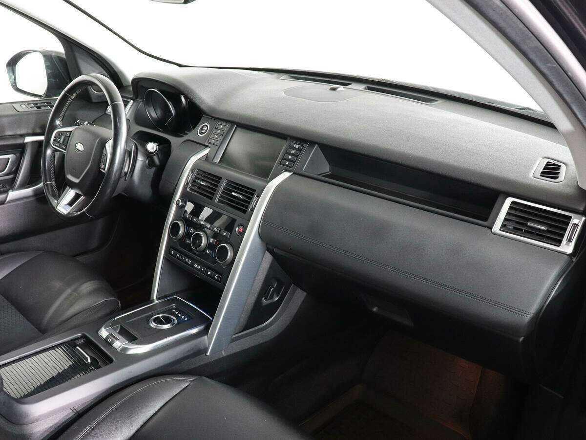 Land Rover Discovery Sport с пробегом — 2019 год. Фото: #9