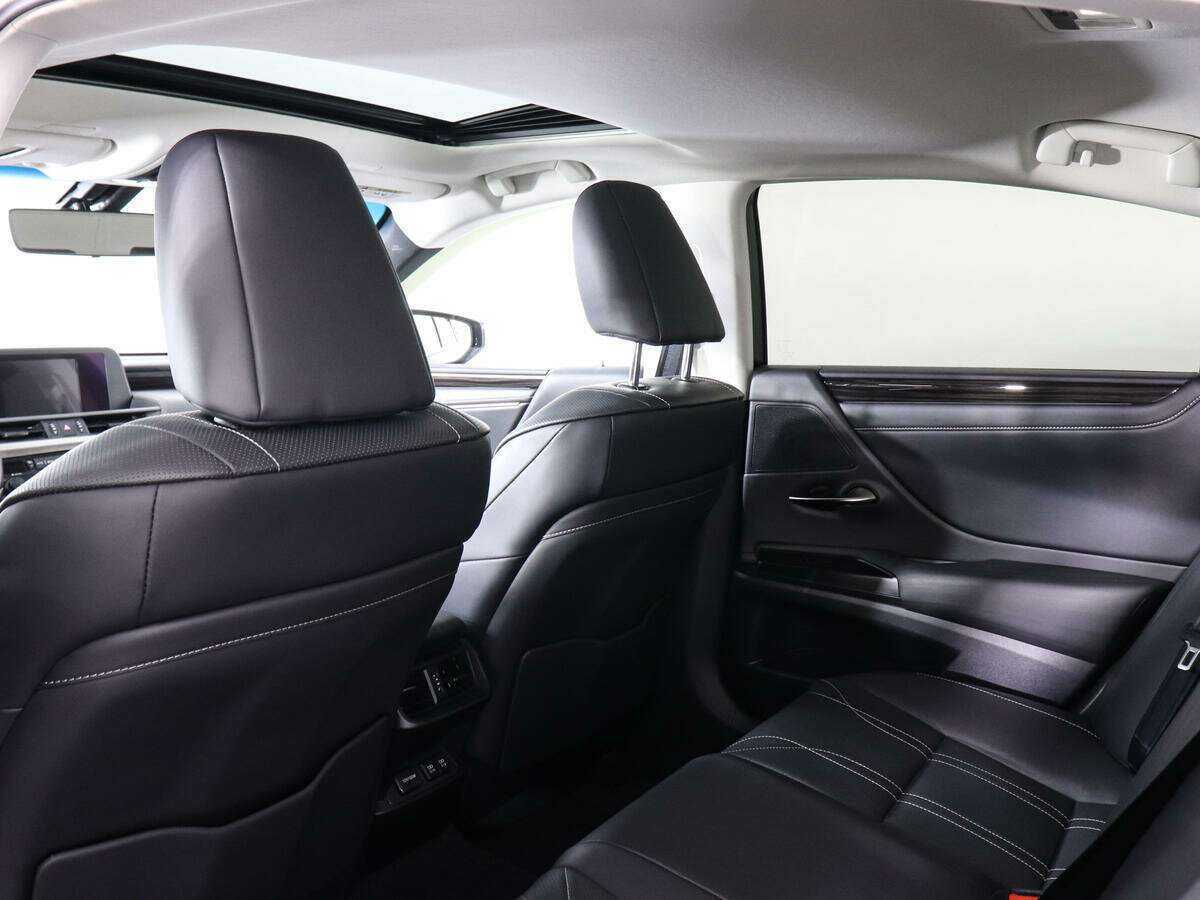 Lexus ES с пробегом — 2019 год. Фото: #11