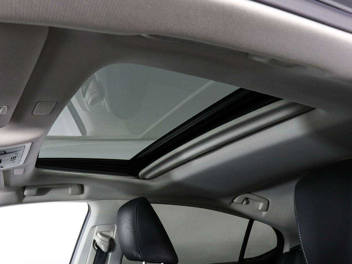 Lexus ES с пробегом — 2019 год. Фото: #12