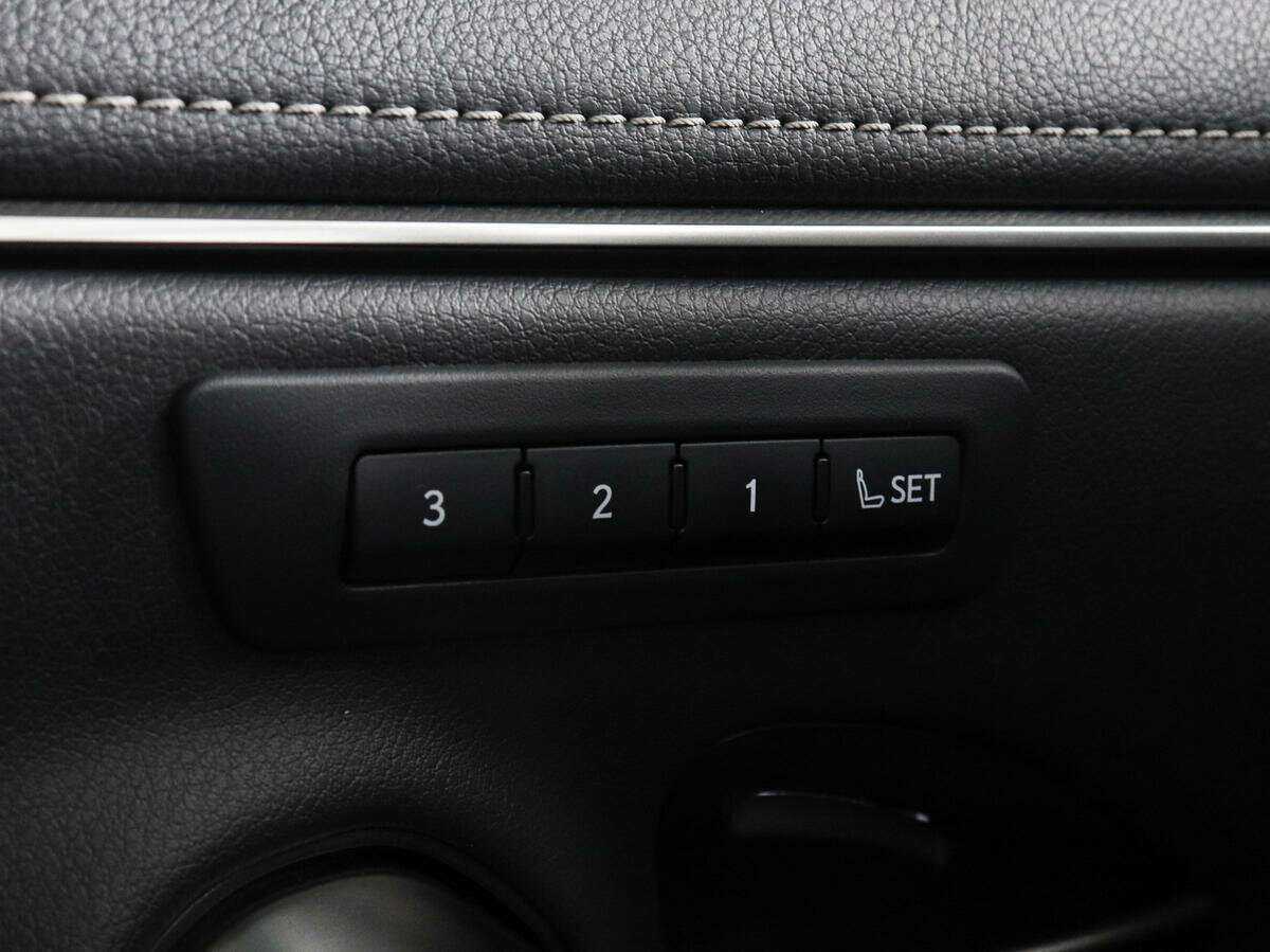 Lexus ES с пробегом — 2019 год. Фото: #13