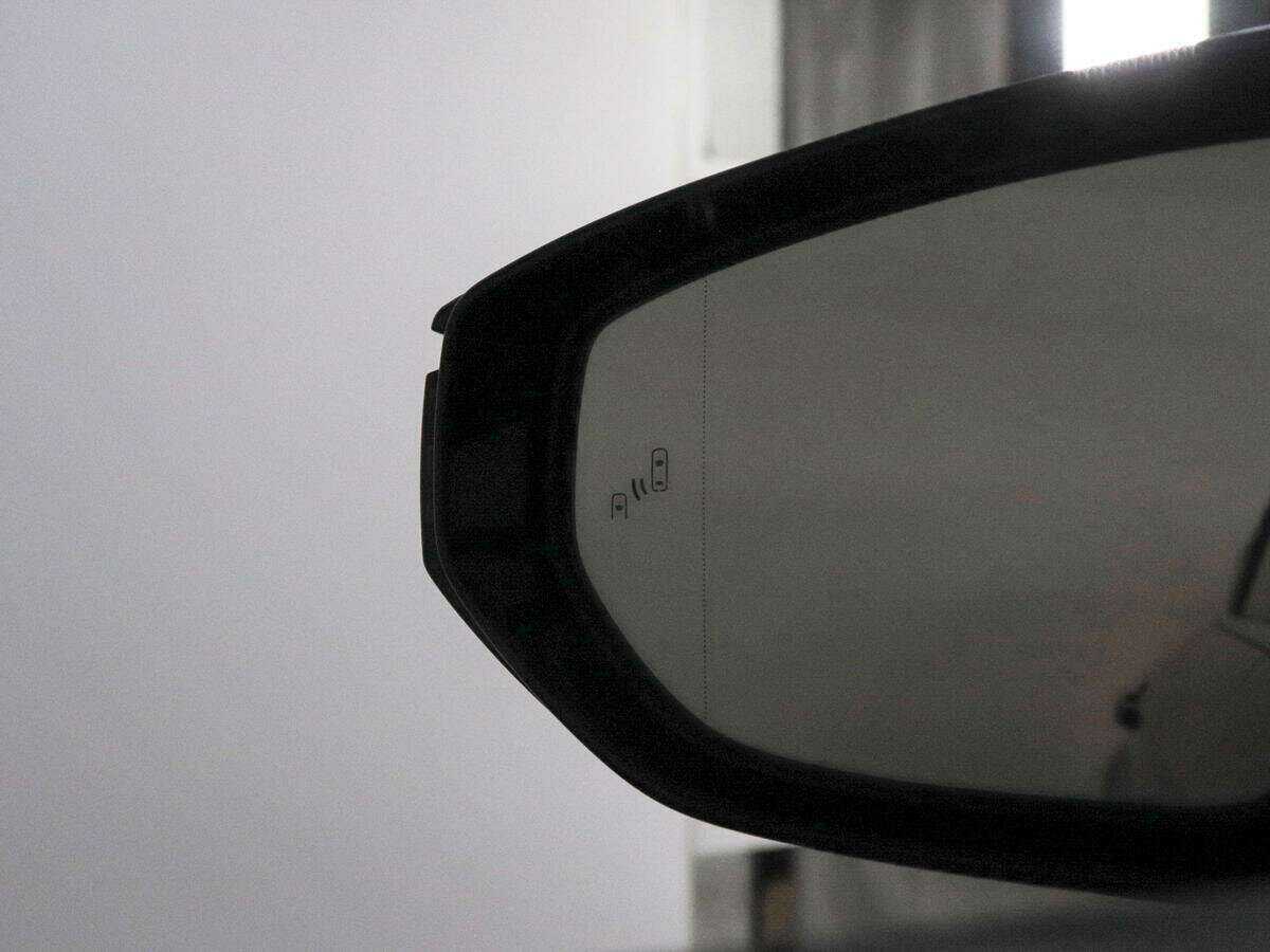 Lexus ES с пробегом — 2019 год. Фото: #14