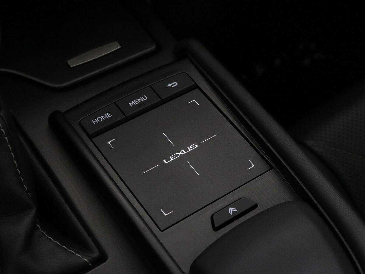 Lexus ES с пробегом — 2019 год. Фото: #19