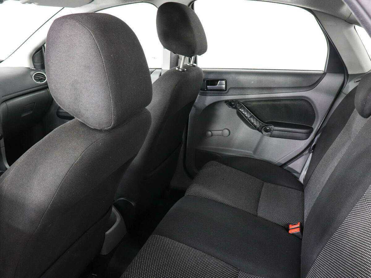 Ford Focus с пробегом — 2011 год. Фото: #10