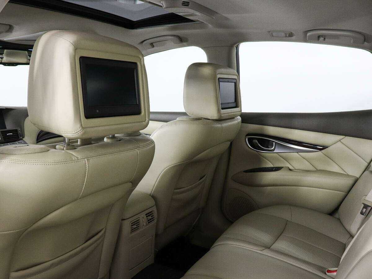 Infiniti M с пробегом — 2011 год. Фото: #11