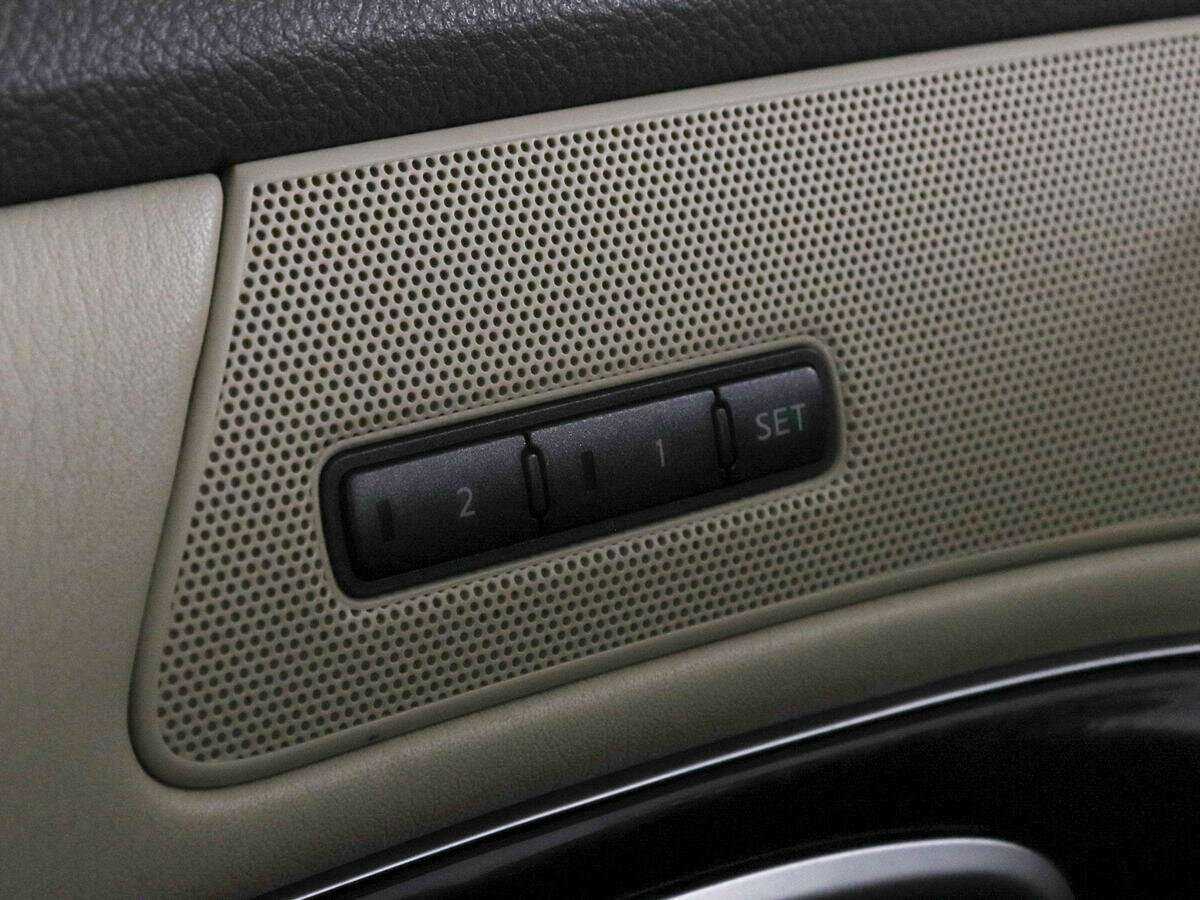 Infiniti M с пробегом — 2011 год. Фото: #15