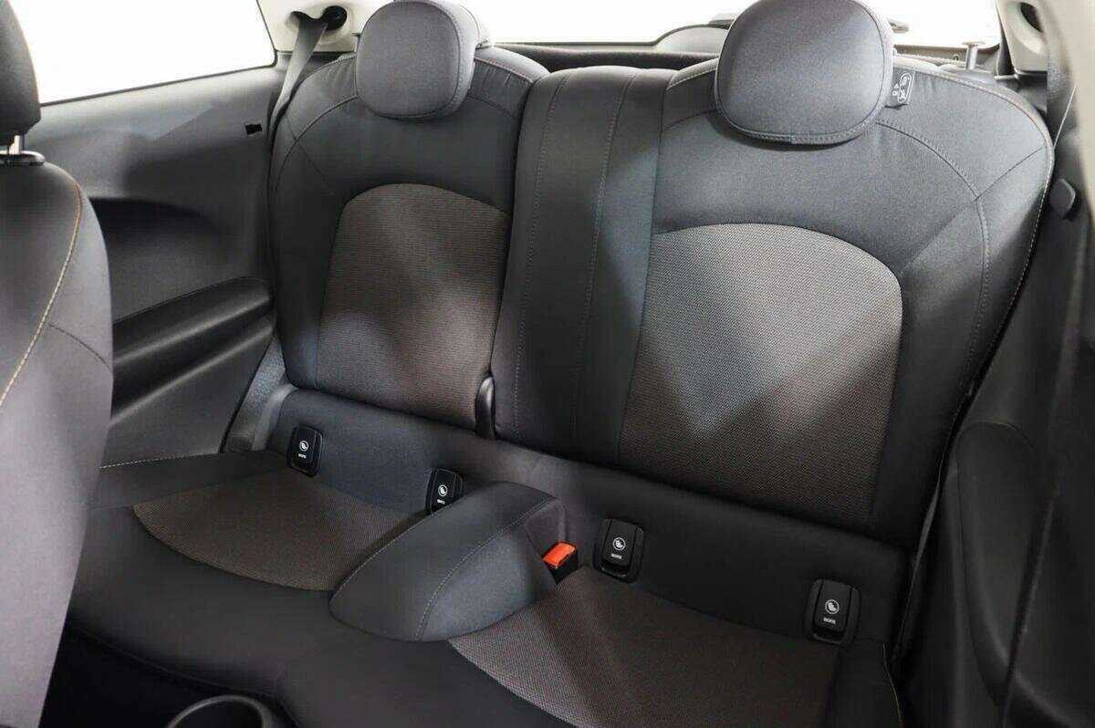 Mini Hatch с пробегом — 2018 год. Фото: #9