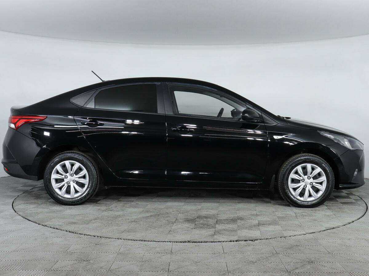 Hyundai Solaris с пробегом — 2021 год. Фото: #3