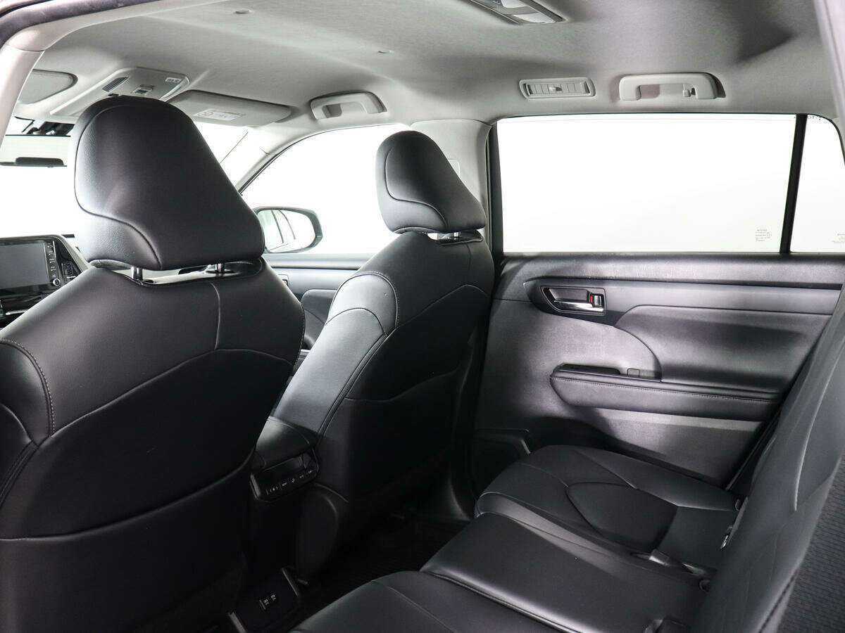 Toyota Highlander с пробегом — 2020 год. Фото: #11