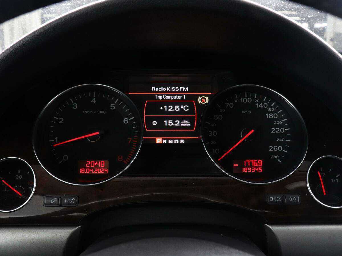 Audi A8 с пробегом — 2007 год. Фото: #10